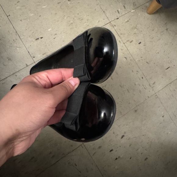 Ara Black Patent Leather Heels - Picture 3 of 6